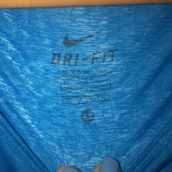 Nike dry-fit shirt - Picture 3 of 3